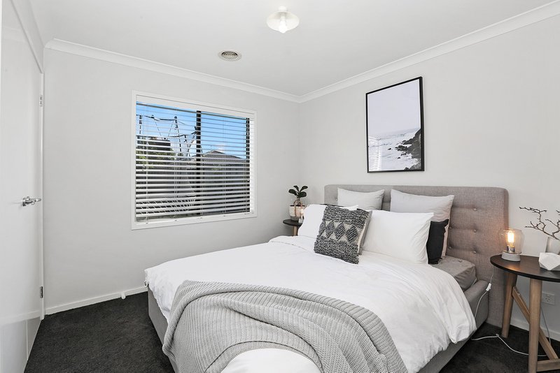 Photo - 28 Grand Lakes Way, Lara VIC 3212 - Image 12