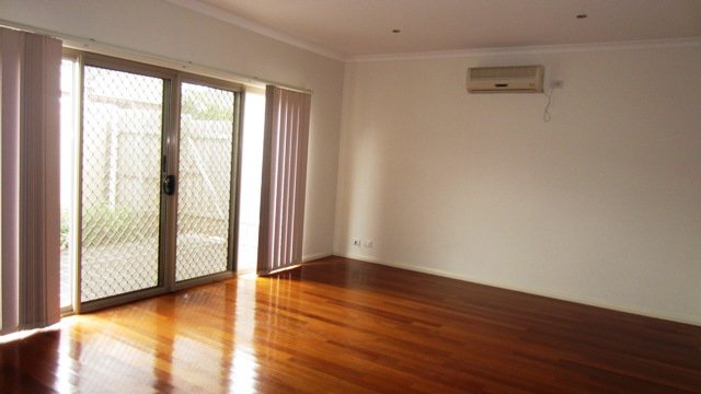 Photo - 2/8 Grandview Street, Glenroy VIC 3046 - Image 2