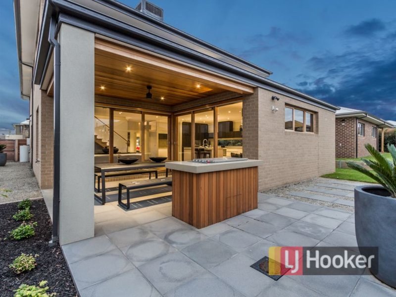 Photo - 28 Grandvue Boulevard, Pakenham VIC 3810 - Image 21