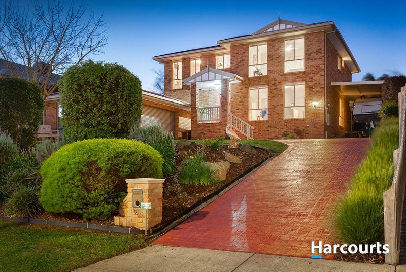 28 Grantham Crescent, Berwick VIC 3806