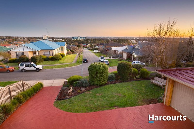 Photo - 28 Grantham Crescent, Berwick VIC 3806 - Image 13