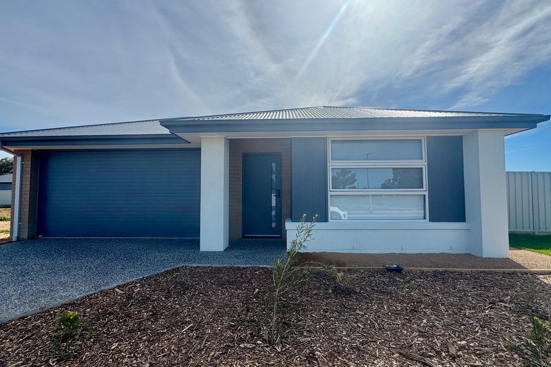 Photo - 28 Grasso Drive, Cobram VIC 3644 - Image 1