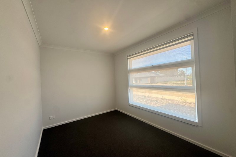 Photo - 28 Grasso Drive, Cobram VIC 3644 - Image 9
