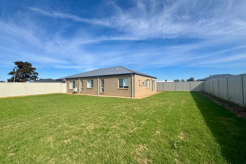 Photo - 28 Grasso Drive, Cobram VIC 3644 - Image 13