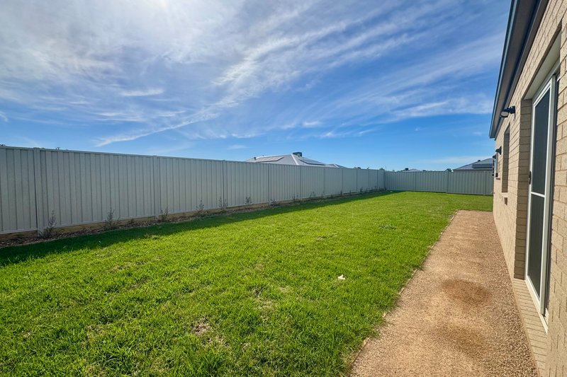 Photo - 28 Grasso Drive, Cobram VIC 3644 - Image 15