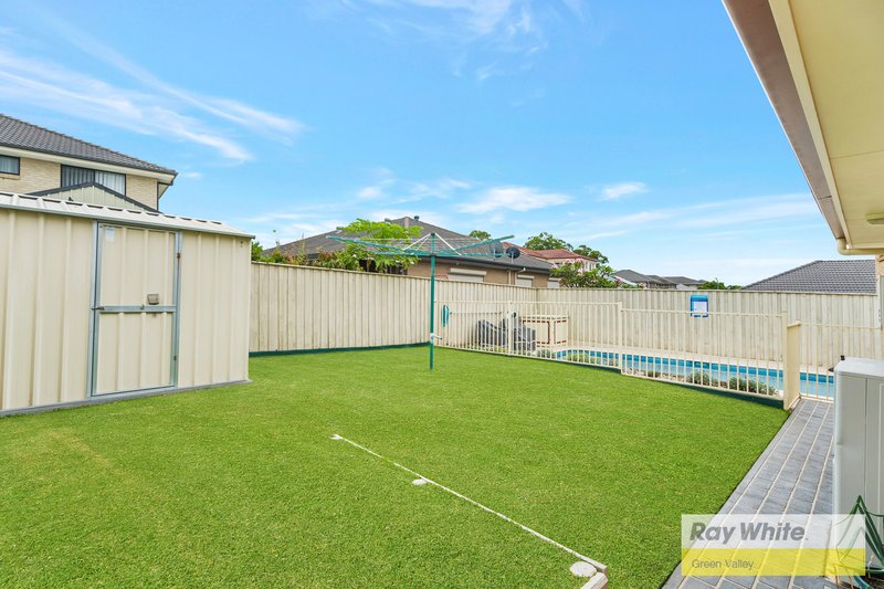 Photo - 28 Graziers Way, Carnes Hill NSW 2171 - Image 14