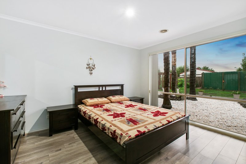 Photo - 28 Grice Quadrant, Pakenham VIC 3810 - Image 7