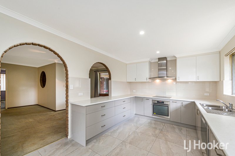 Photo - 28 Griffith Way, Thornlie WA 6108 - Image 5