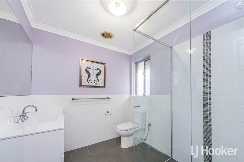Photo - 28 Griffith Way, Thornlie WA 6108 - Image 16