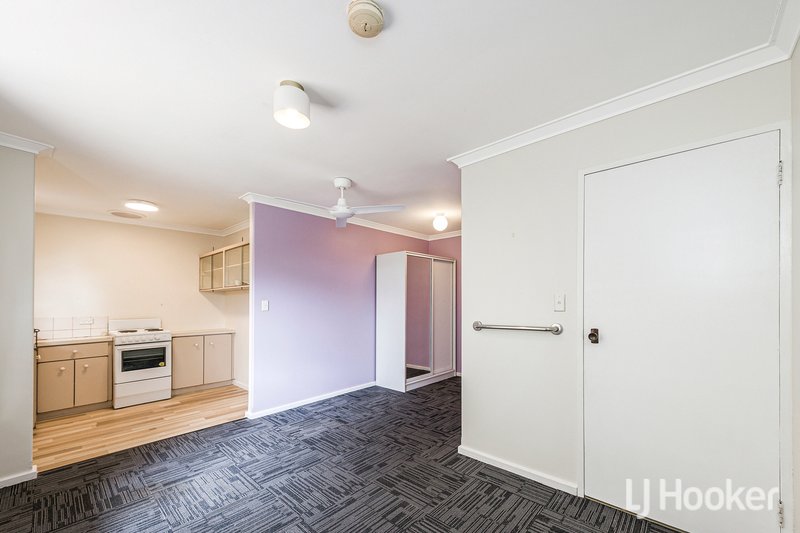 Photo - 28 Griffith Way, Thornlie WA 6108 - Image 23