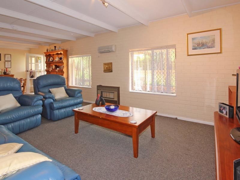 Photo - 28 Gumeracha Road, O'Sullivan Beach SA 5166 - Image 7