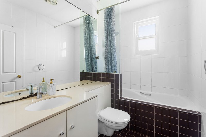 Photo - 28 Harnett Avenue, Marrickville NSW 2204 - Image 6