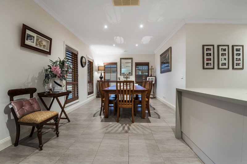 Photo - 28 Harrison Court, Burnside Heights VIC 3023 - Image 12