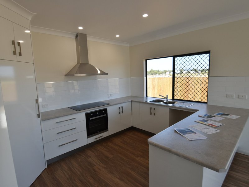 Photo - 28 Harrison Crt , Bowen QLD 4805 - Image 2