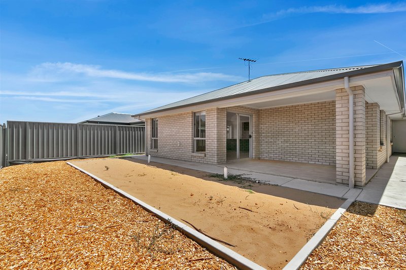 Photo - 28 Hatcher Road, Munno Para Downs SA 5115 - Image 10