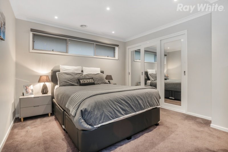 Photo - 28 Havenstone Drive, Keysborough VIC 3173 - Image 6