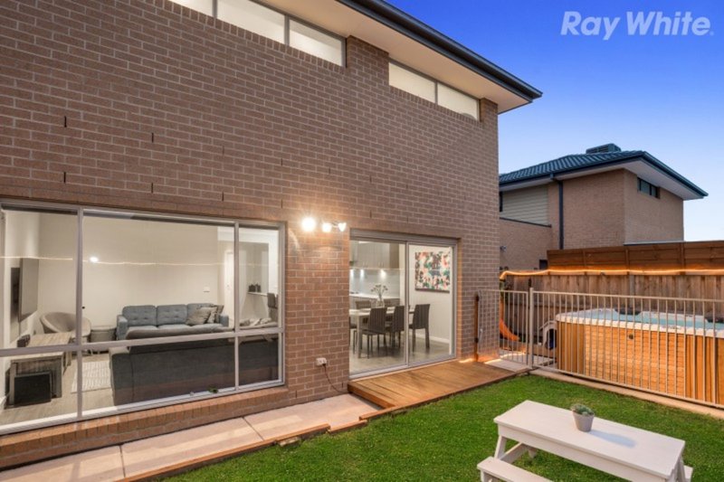 Photo - 28 Havenstone Drive, Keysborough VIC 3173 - Image 9