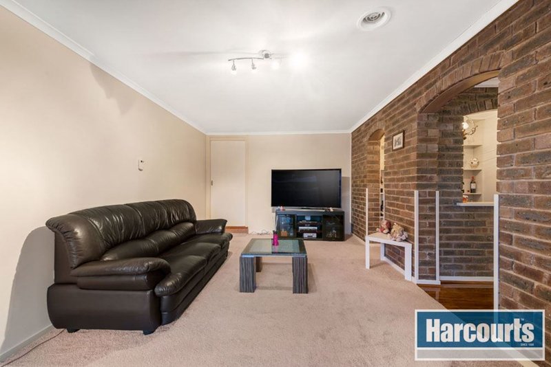 Photo - 28 Hawksburn Crescent, Wantirna South VIC 3152 - Image 5