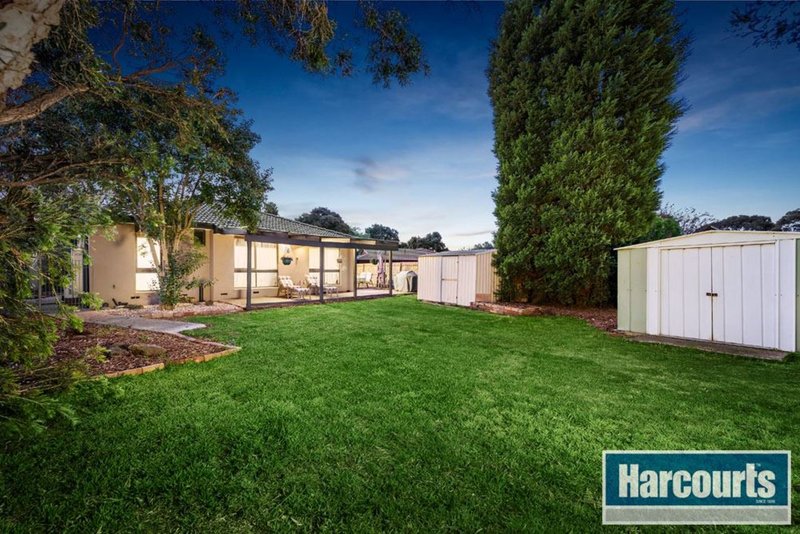 Photo - 28 Hawksburn Crescent, Wantirna South VIC 3152 - Image 8