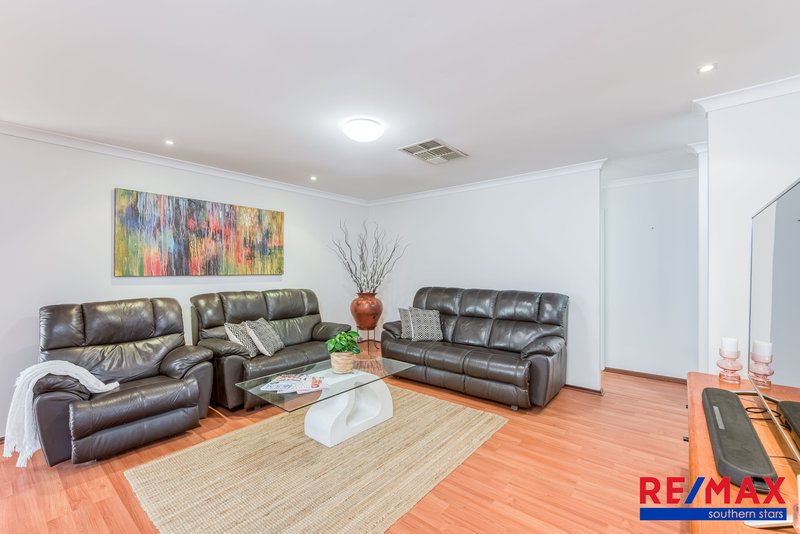 Photo - 28 Heatherlea Parkway, Leeming WA 6149 - Image 10