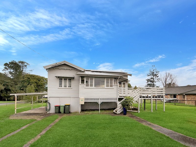 Photo - 28 Hendy Street, Woodford QLD 4514 - Image 1