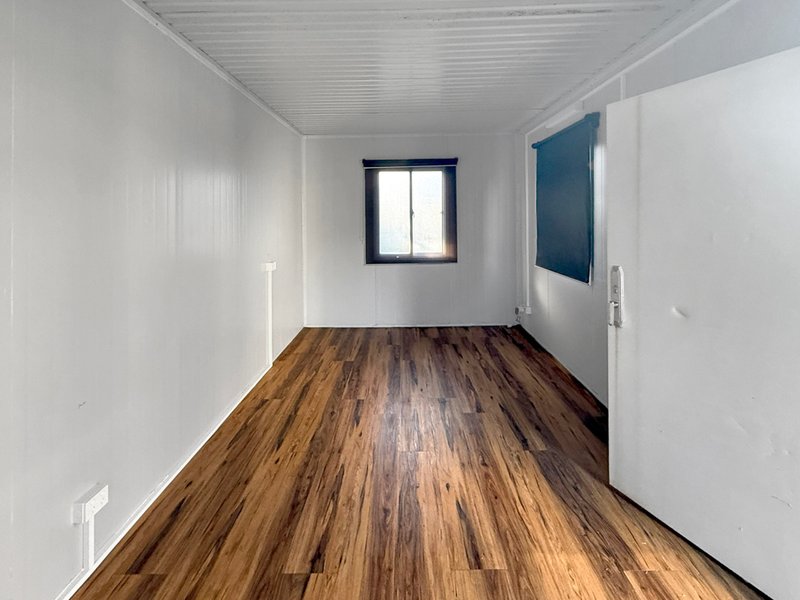 Photo - 28 Hendy Street, Woodford QLD 4514 - Image 9