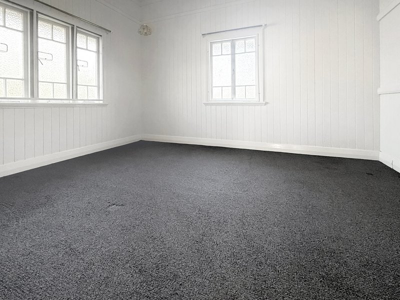 Photo - 28 Hendy Street, Woodford QLD 4514 - Image 10