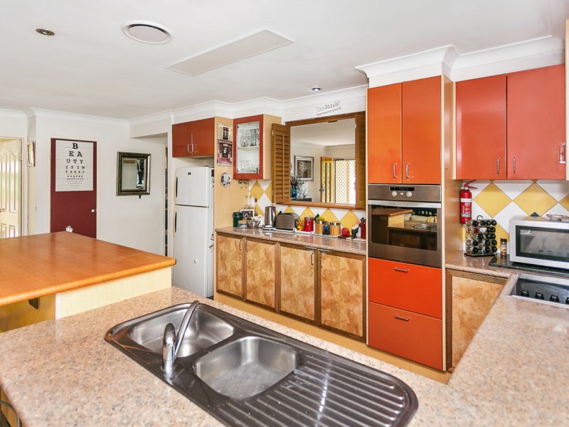 Photo - 28 Highbridge Rise, Mudgeeraba QLD 4213 - Image 3