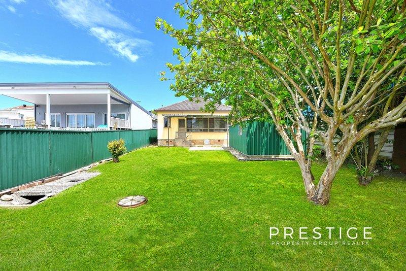 Photo - 28 Highclere Avenue, Banksia NSW 2216 - Image 8