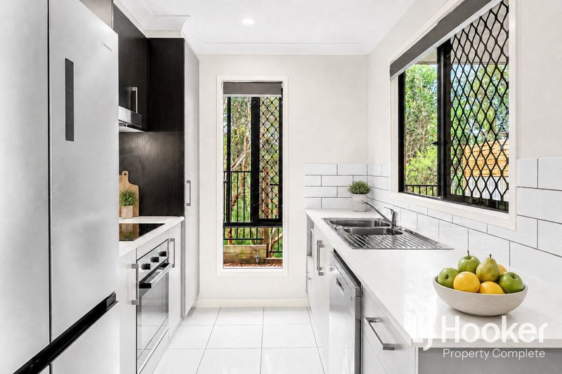 Photo - 2/8 Highlands Street, Yarrabilba QLD 4207 - Image 3