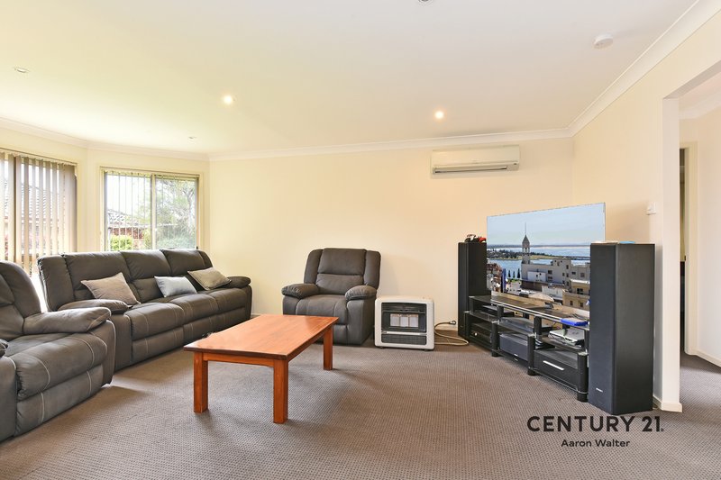 Photo - 28 Hilldale Drive, Cameron Park NSW 2285 - Image 5