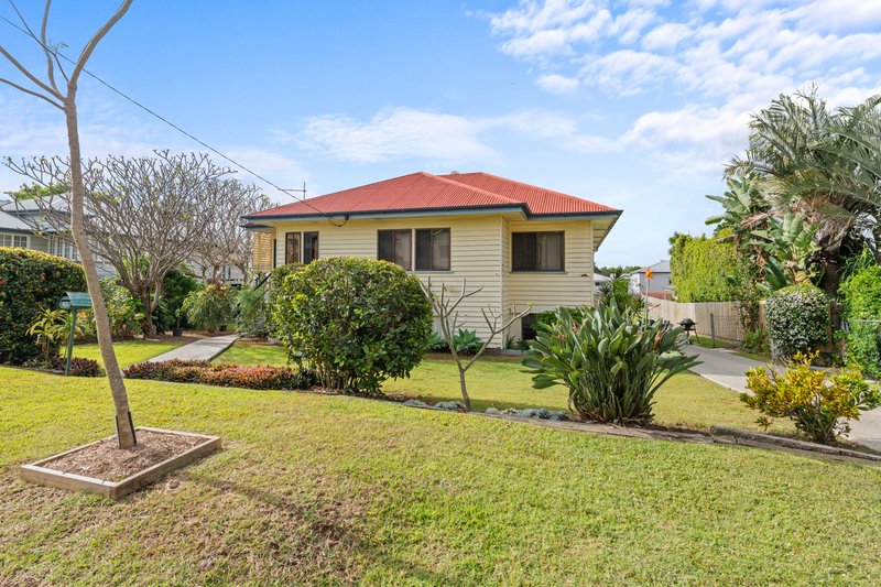 Photo - 28 Hinkler Street, Kedron QLD 4031 - Image 3