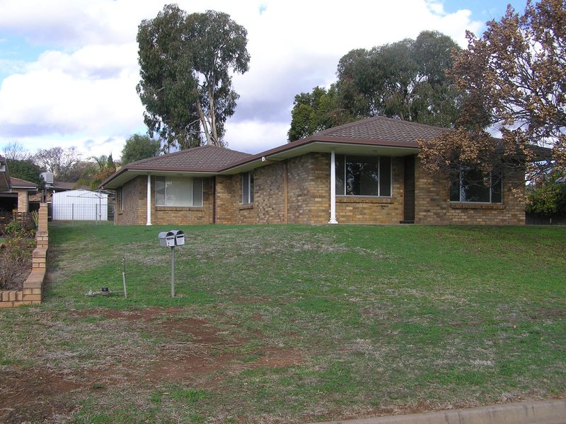 2/8 Hinton Drive, Gunnedah NSW 2380