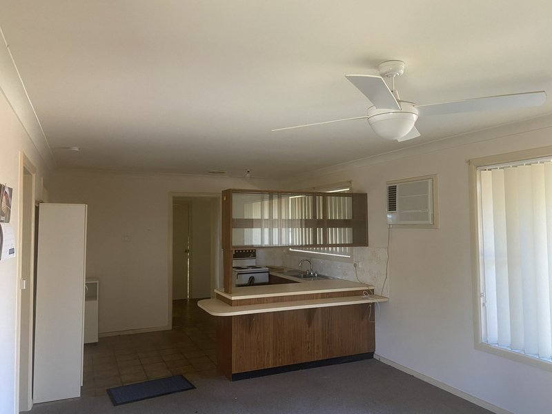 Photo - 2/8 Hinton Drive, Gunnedah NSW 2380 - Image 2