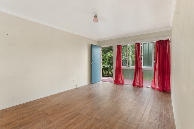 Photo - 28 Hipwood Avenue, Coorparoo QLD 4151 - Image 9