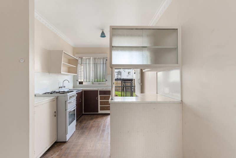 Photo - 28 Hipwood Avenue, Coorparoo QLD 4151 - Image 11