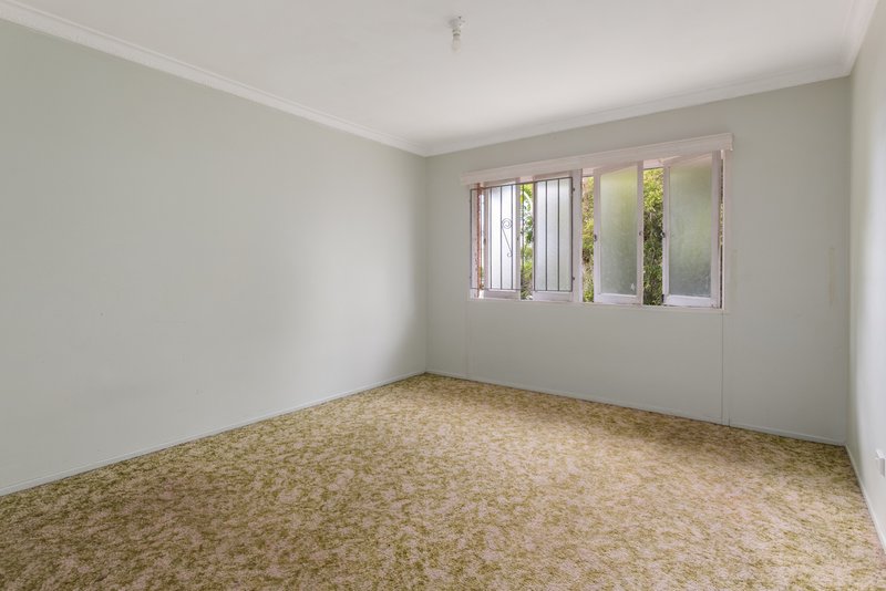 Photo - 28 Hipwood Avenue, Coorparoo QLD 4151 - Image 16