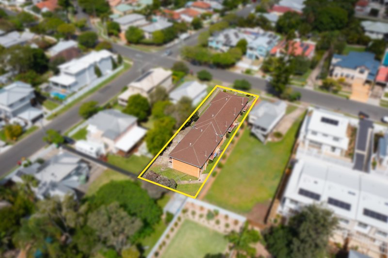 Photo - 28 Hipwood Avenue, Coorparoo QLD 4151 - Image 28