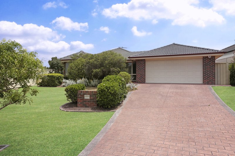 Photo - 28 Honeyoak Drive, Aberglasslyn NSW 2320 - Image 1