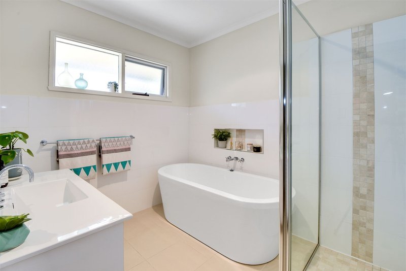 Photo - 28 Houston Street, Horsham VIC 3400 - Image 11