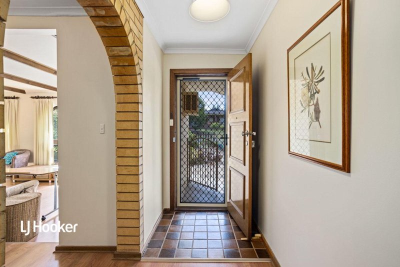 Photo - 28 Hoylake Crescent, Fairview Park SA 5126 - Image 4