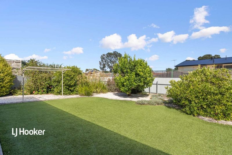 Photo - 28 Hoylake Crescent, Fairview Park SA 5126 - Image 22