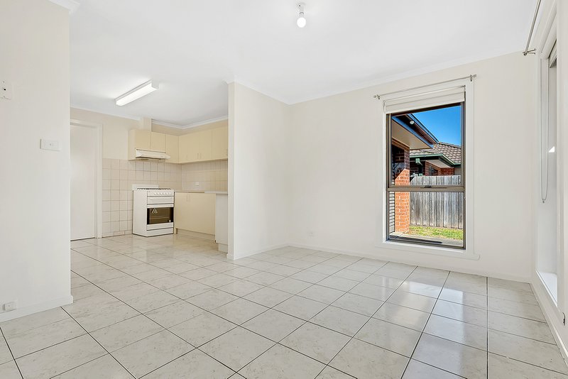 Photo - 2/8 Huntingdale Court, Craigieburn VIC 3064 - Image 8