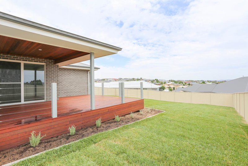 Photo - 28 Ignatius Place, Kelso NSW 2795 - Image 4