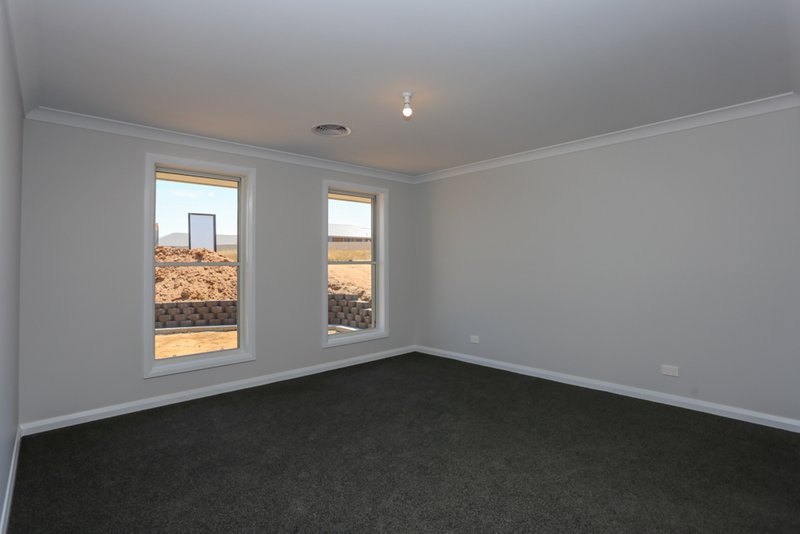 Photo - 28 Ignatius Place, Kelso NSW 2795 - Image 14