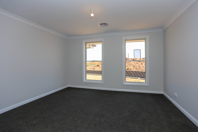 Photo - 28 Ignatius Place, Kelso NSW 2795 - Image 17