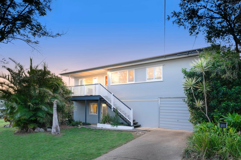 Photo - 28 Illawarra Street, Everton Hills QLD 4053 - Image 2