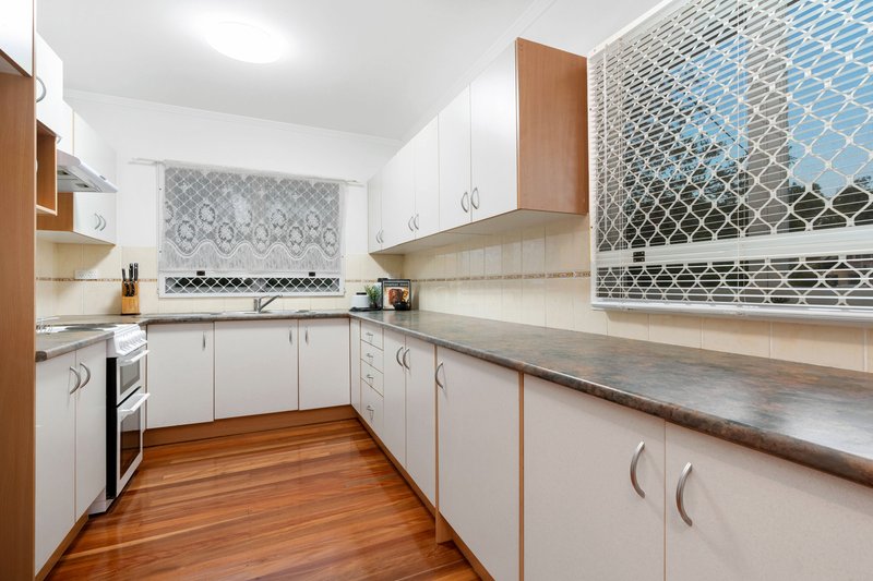 Photo - 28 Illawarra Street, Everton Hills QLD 4053 - Image 7