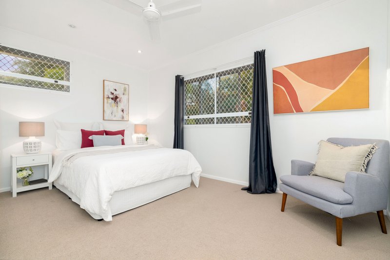 Photo - 28 Illawarra Street, Everton Hills QLD 4053 - Image 8