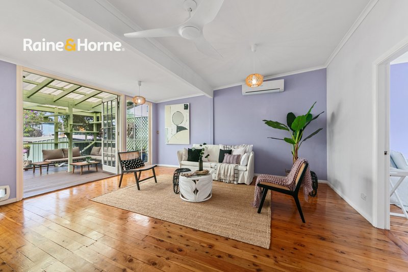 Photo - 28 Inkerman Avenue, Blackwall NSW 2256 - Image 6